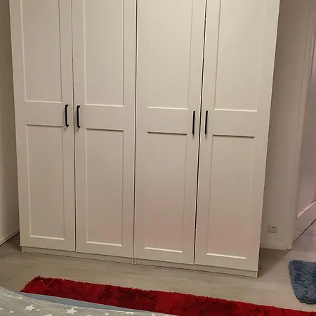 منزل للإقامة J *